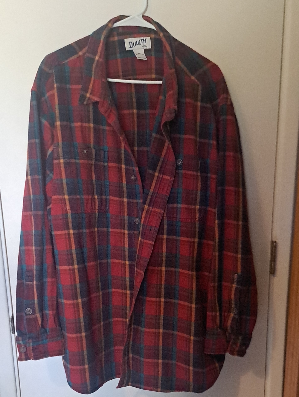 Duluth Trading Co Red Plaid Utility Flannel Shirt